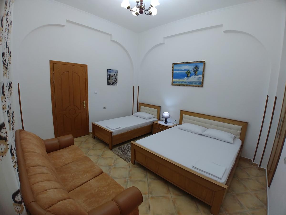Guest House Urat Gjirokastër Eksteriør bilde