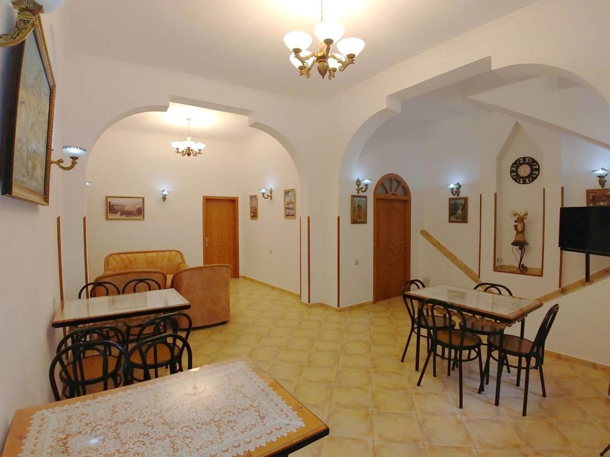 Guest House Urat Gjirokastër Eksteriør bilde