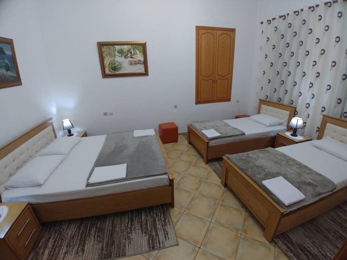 Guest House Urat Gjirokastër Eksteriør bilde