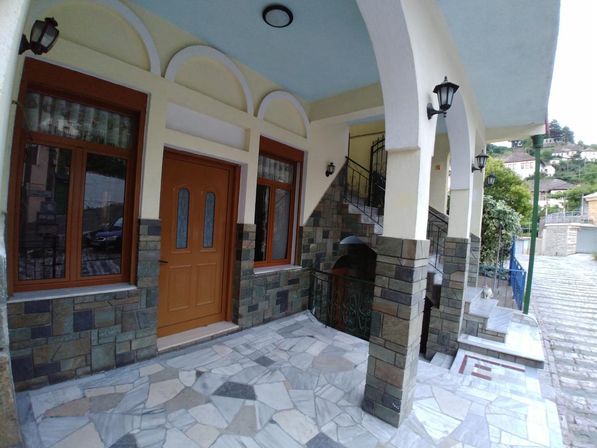 Guest House Urat Gjirokastër Eksteriør bilde
